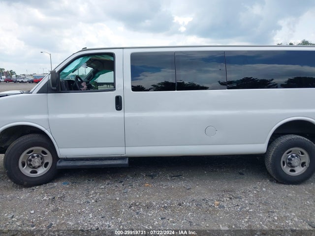 1GAZGPFG0L1170592 Chevrolet Express Passenger Rwd 3500 Extended Wheelbase Lt