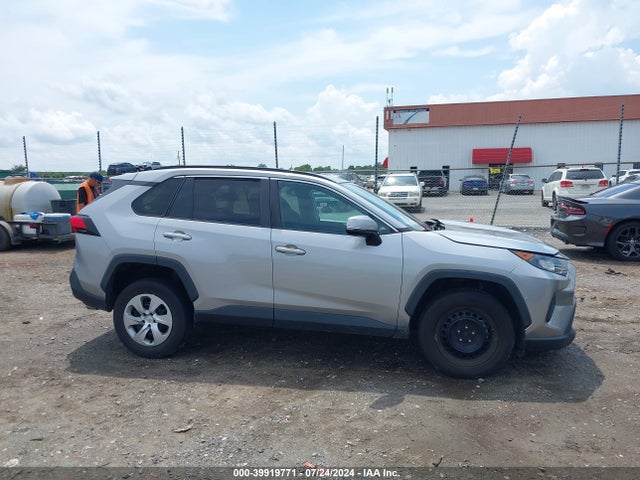 Toyota RAV4 LE 2019 2T3G1RFV5KW048644 Image 13