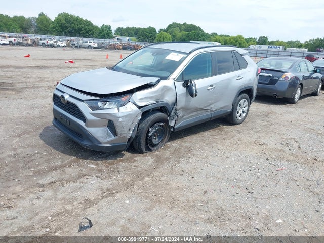 Toyota RAV4 LE 2019 2T3G1RFV5KW048644 Image 2