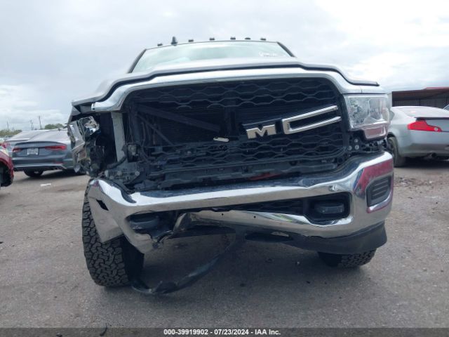 3C6UR5CLXKG653290 RAM 2500 Tradesman  4x4 6'4 Box