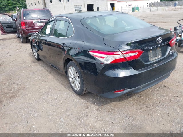 Toyota CAMRY LE 2018 4T1B11HK5JU557199 Image 3