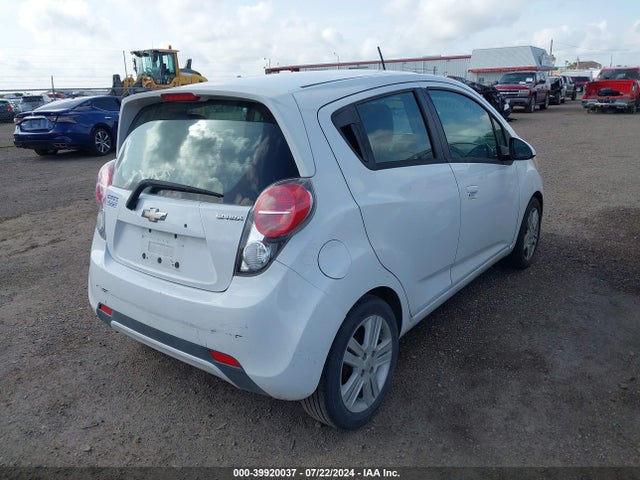 Chevrolet Spark 1lt Cvt 2015 KL8CD6S91FC740110 Image 4