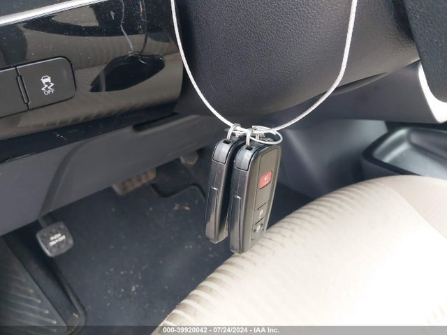 Toyota Prius Two Eco 2016 JTDKARFU7G3504879 Image 11