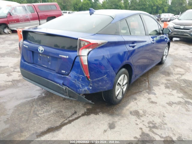 Toyota Prius Two Eco 2016 JTDKARFU7G3504879 Image 4
