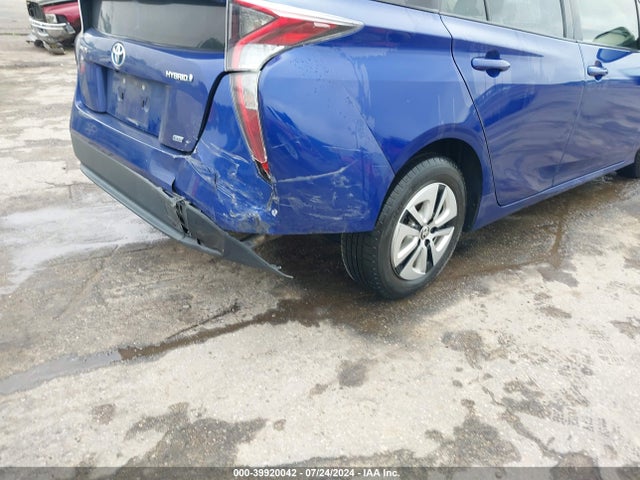 Toyota Prius Two Eco 2016 JTDKARFU7G3504879 Image 6