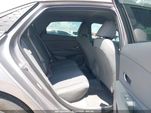 KMHLL4DG8RU744546 Hyundai ELANTRA SE