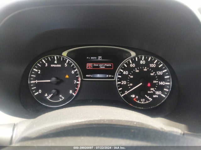 5N1DR2MM2JC643168 Nissan Pathfinder S