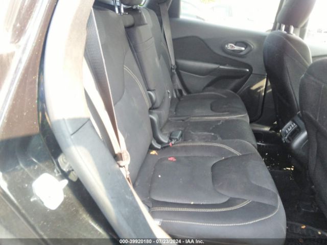 1C4PJMCS7GW105299 Jeep Cherokee Altitude