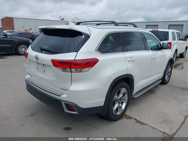 Toyota Highlander Limited Platinum 2018 5TDYZRFH4JS262354 Image 4