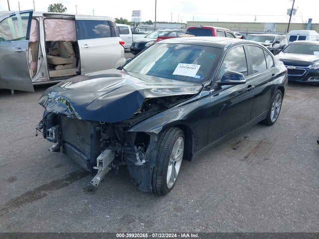 BMW 320i 2017 WBA8E1G59HNU14062 Image 2