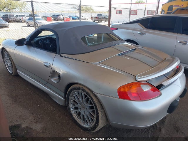 2002 PORSCHE BOXSTER WP0CB29862U660843 Photo 2