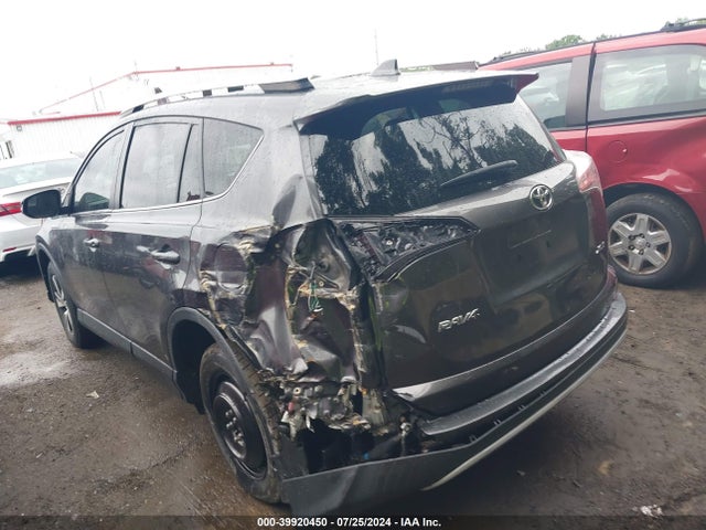 Toyota Rav4 Xle 2017 JTMWFREV5HJ709028 Image 3