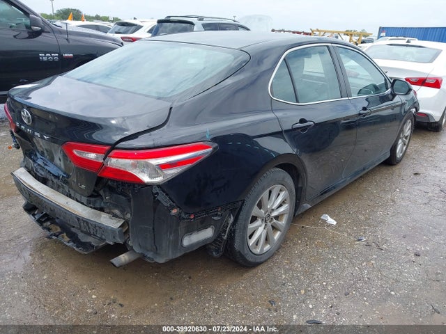 Toyota CAMRY LE 2018 4T1B11HK2JU087116 Image 4