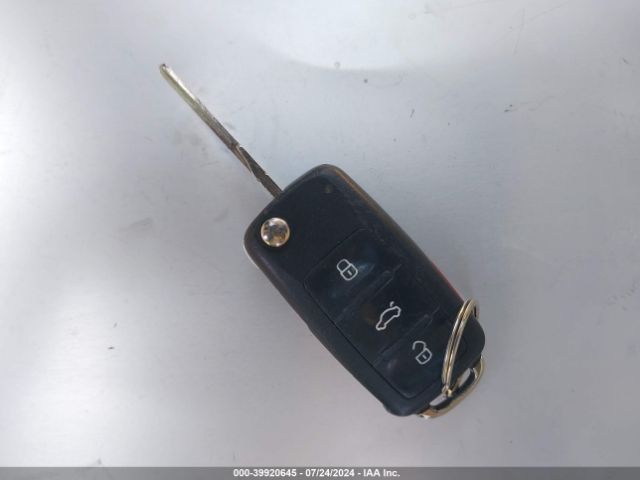 1VWAT7A32FC104572 Volkswagen Passat 1.8t Limited Edition