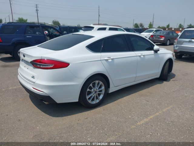 3FA6P0HD0LR217670 Ford FUSION SE