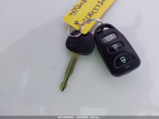 5NPD84LF8JH302982 Hyundai ELANTRA SEL