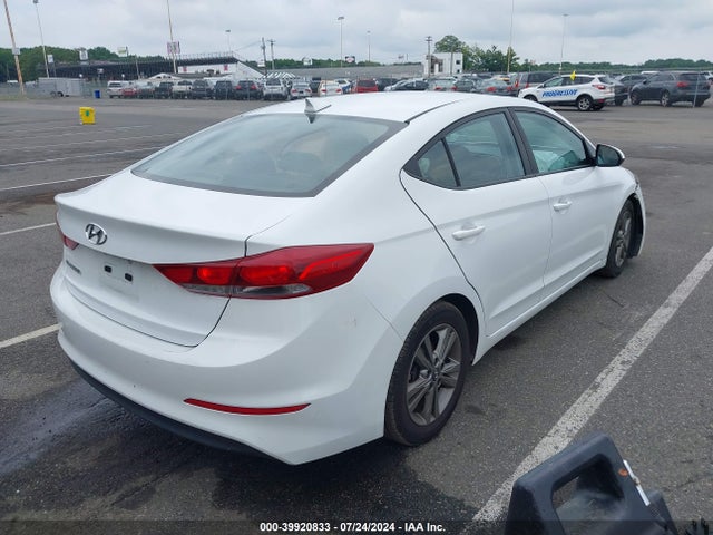 5NPD84LF8JH302982 Hyundai ELANTRA SEL