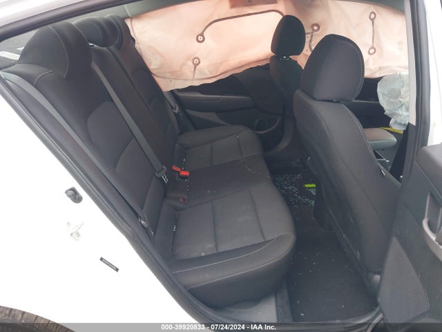 5NPD84LF8JH302982 Hyundai ELANTRA SEL