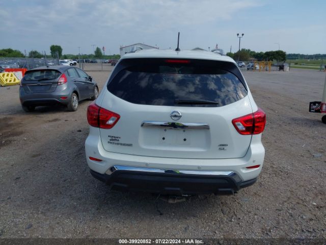 5N1DR2MMXJC626389 Nissan Pathfinder Sl