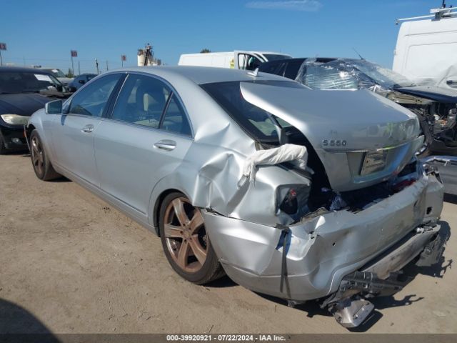 2010 MERCEDES-BENZ S 550 WDDNG7BB7AA296693 Photo 2
