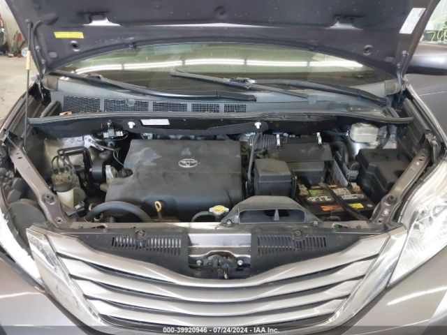 5TDYK3DC3FS647484 Toyota Sienna Xle 8 Passenger