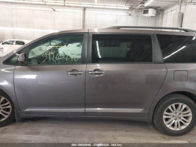 5TDYK3DC3FS647484 Toyota Sienna Xle 8 Passenger