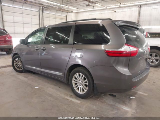 5TDYK3DC3FS647484 Toyota Sienna Xle 8 Passenger