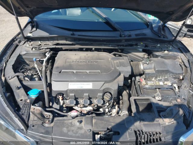 1HGCR3F98EA041585 Honda Accord Touring