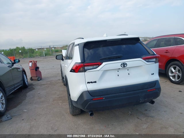 Toyota RAV4 LE 2021 2T3H1RFVXMC154676 Image 3