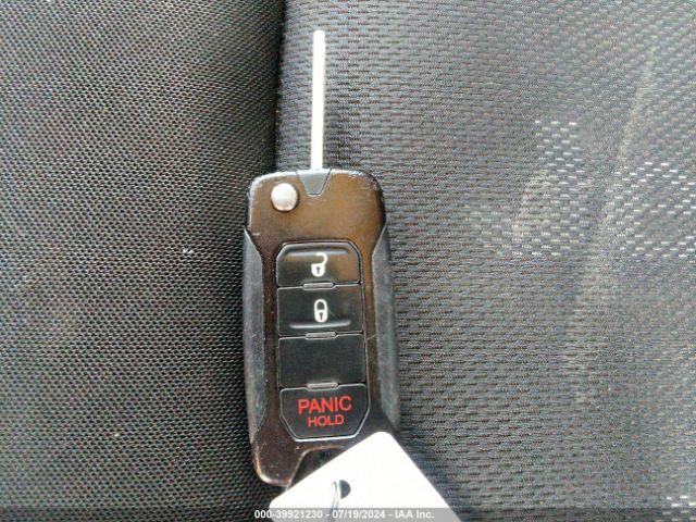 ZACCJBBT0FPB66109 Jeep Renegade Latitude