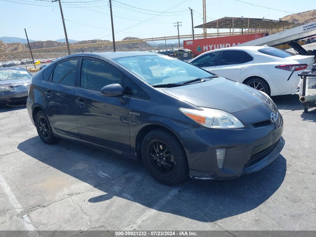 Toyota Prius Three 2015 JTDKN3DU8F1884068 main image