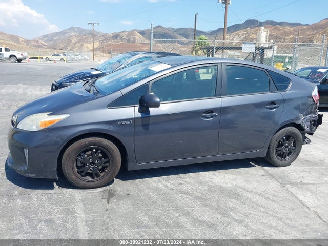 Toyota Prius Three 2015 JTDKN3DU8F1884068 Image 14