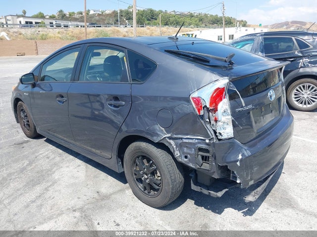 Toyota Prius Three 2015 JTDKN3DU8F1884068 Image 3