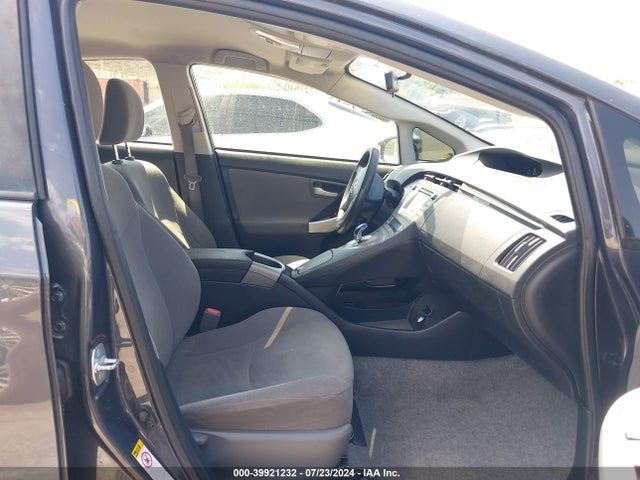Toyota Prius Three 2015 JTDKN3DU8F1884068 Image 5