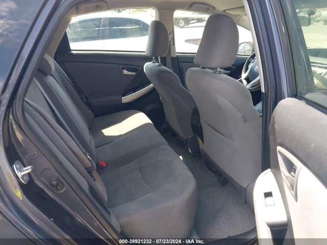 Toyota Prius Three 2015 JTDKN3DU8F1884068 Image 8