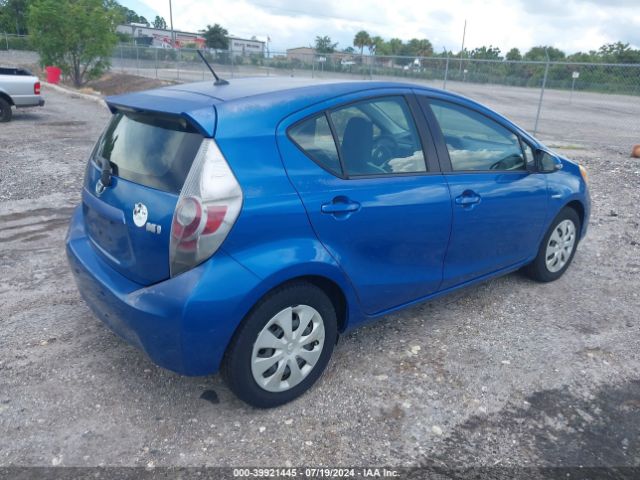 JTDKDTB39E1067686 Toyota Prius C One