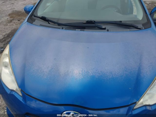 JTDKDTB39E1067686 Toyota Prius C One