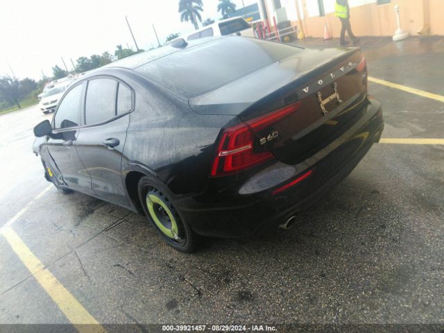 7JRA22TK4KG015233 Volvo S60 T6 Momentum