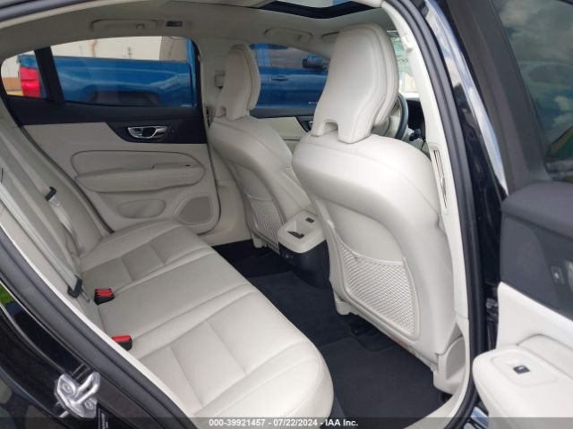 7JRA22TK4KG015233 Volvo S60 T6 Momentum