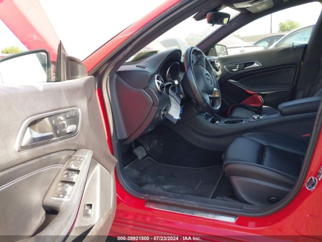 WDDSJ4EB7KN758338 Mercedes-Benz CLA 250