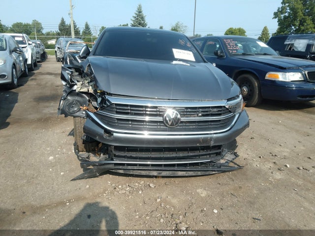 3VWGM7BU8PM045977 Volkswagen Jetta 1.5t Sel