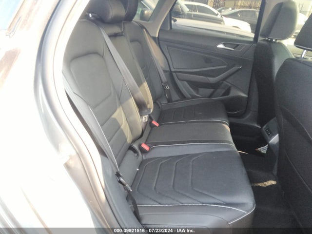 3VWGM7BU8PM045977 Volkswagen Jetta 1.5t Sel