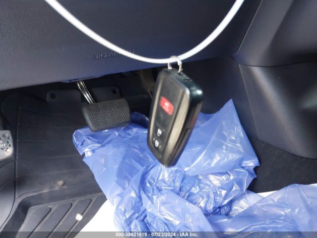JTDL9RFU5L3016196 Toyota Prius Le Awd-e