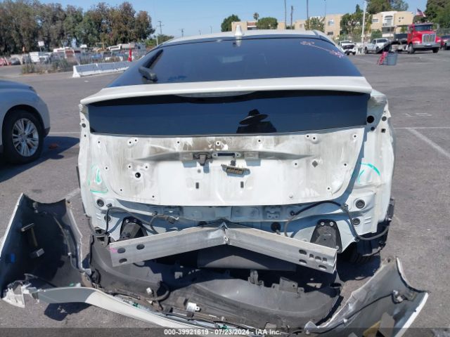 JTDL9RFU5L3016196 Toyota Prius Le Awd-e