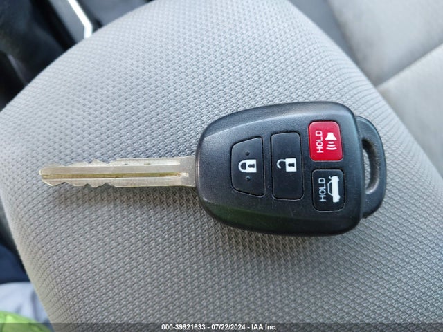 Toyota COROLLA LE 2017 2T1BURHE4HC960179 Image 11