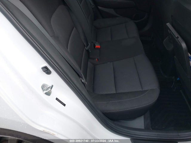 Hyundai Elantra Value Edition 2018 5NPD84LFXJH319475 Image 8