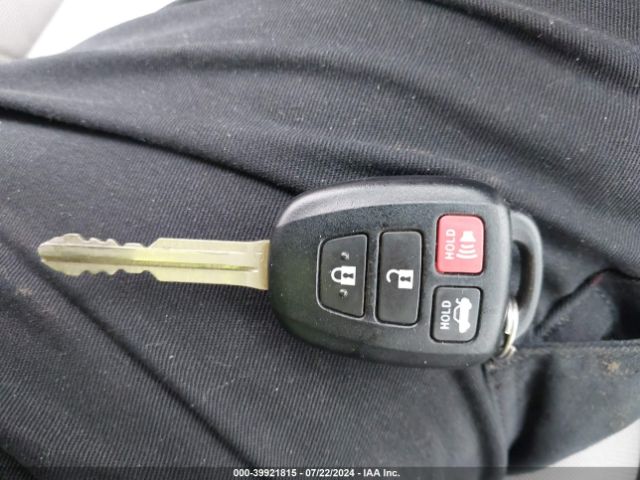 4T1BF1FK8HU370652 Toyota CAMRY LE