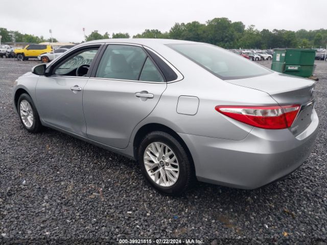 4T1BF1FK8HU370652 Toyota CAMRY LE