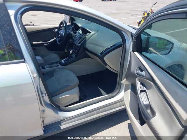Ford FOCUS SE 2014 1FADP3K21EL432573 Image 5