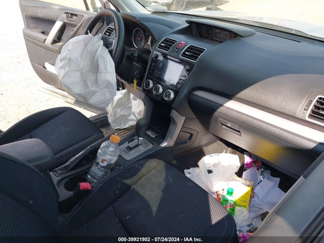 Subaru Forester 2.5i Premium 2017 JF2SJAEC9HH463526 Image 5